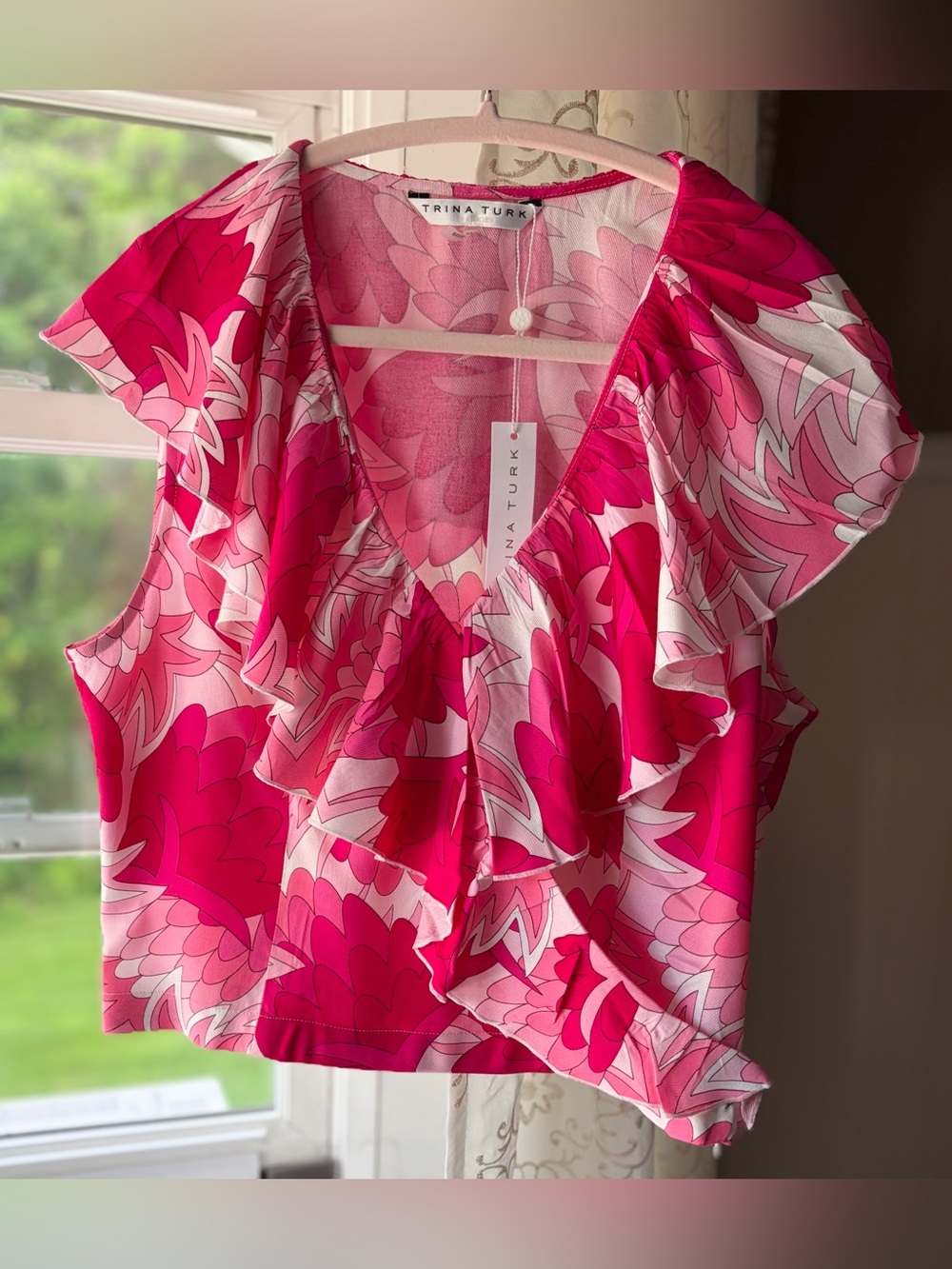 NWT Trina Turk “Flower Child” Ruffle V-Neck Resortwear Barbiecore Cropped Top 14